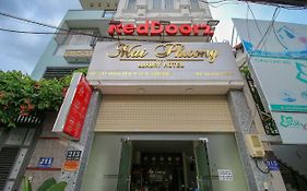 Reddoorz Plus @ Dong Den Street